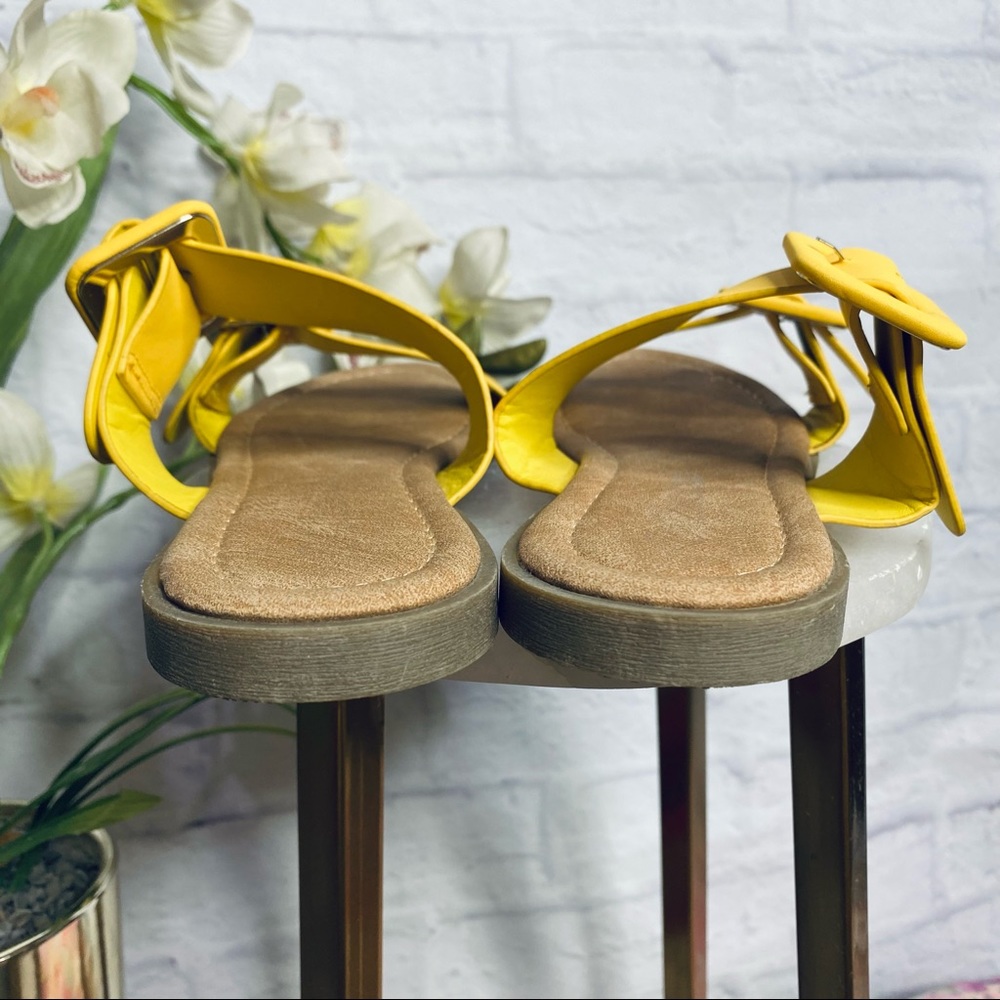 Yellow Sandals - Picture 4 of 9